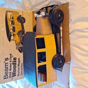 Beam's 1929 Model A.Ford Woodie Decanter